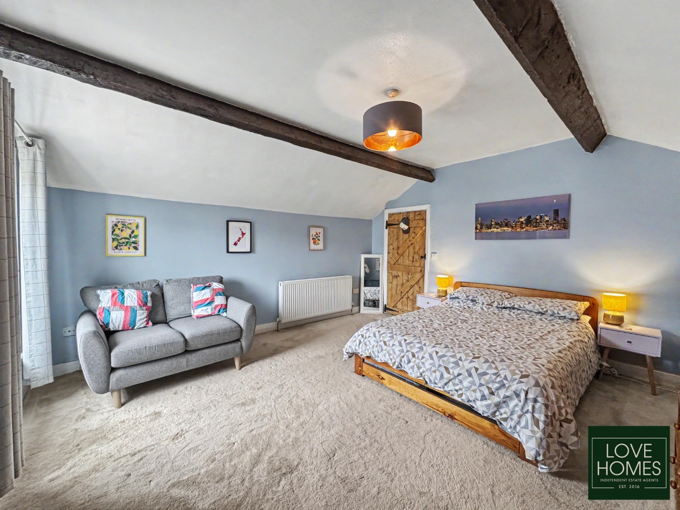 A Historic Former Post House with Three Superb Living Spaces, Driveway Parking and a Double Garage Property image 10