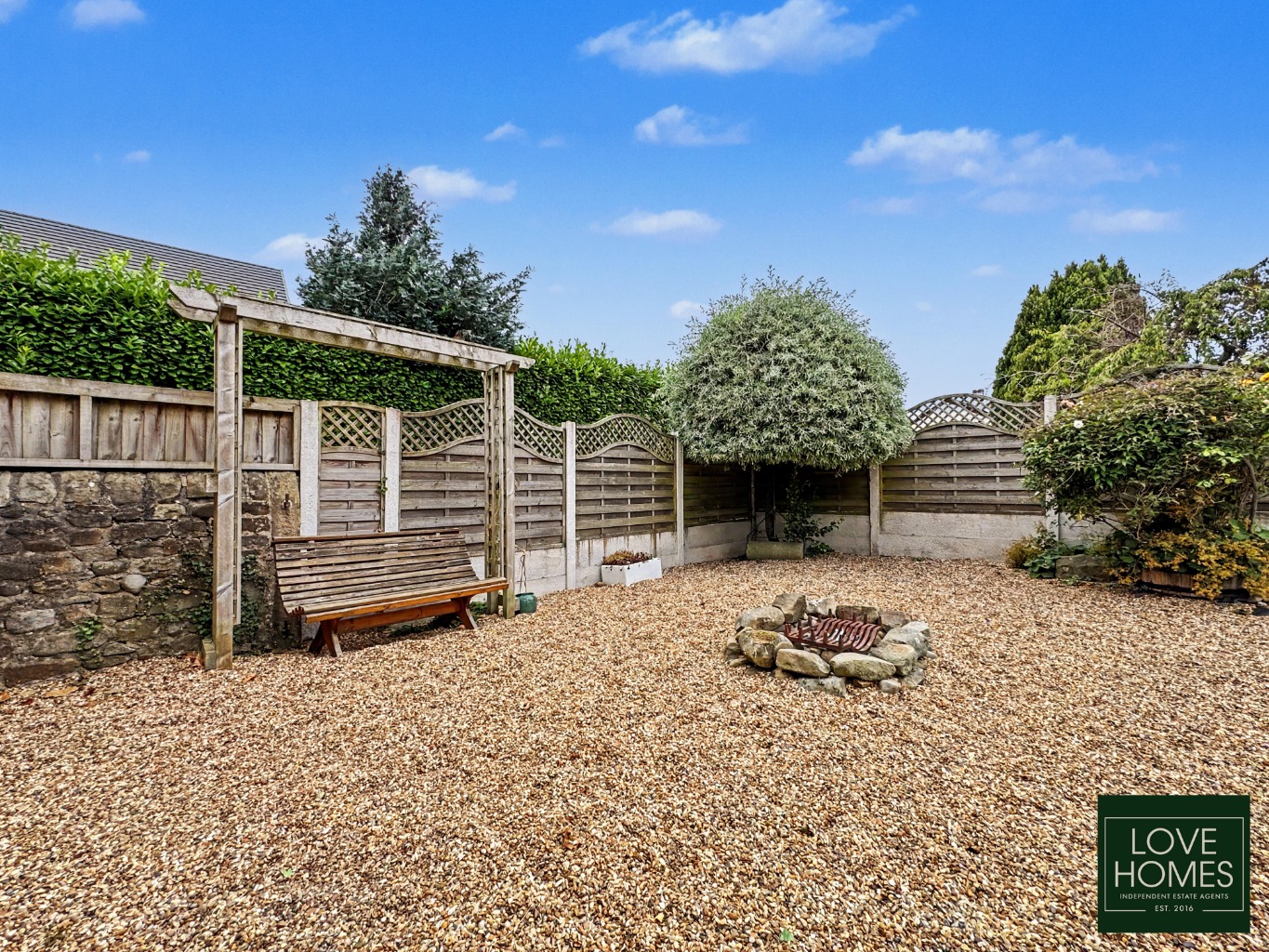 A Historic Former Post House with Three Superb Living Spaces, Driveway Parking and a Double Garage Property image 17