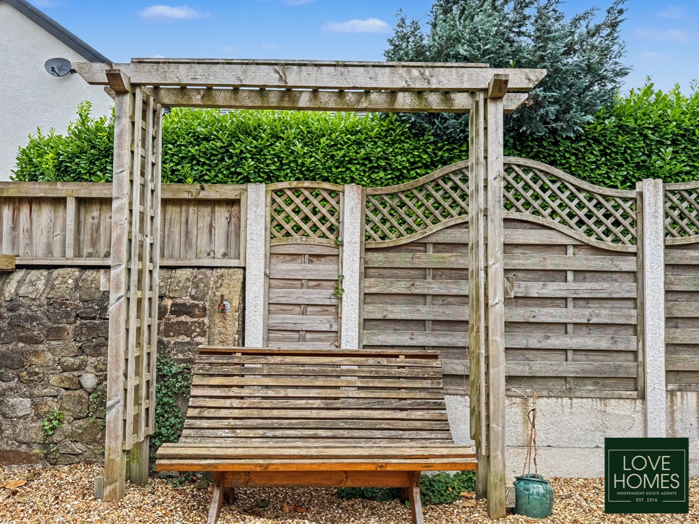 A Historic Former Post House with Three Superb Living Spaces, Driveway Parking and a Double Garage Property image 18