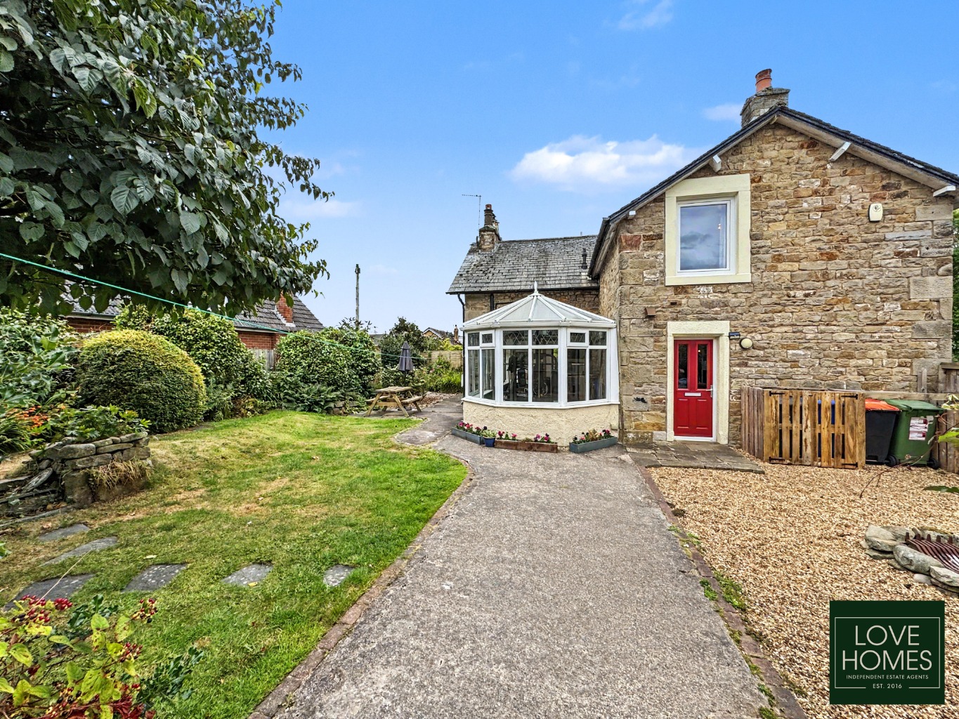 A Historic Former Post House with Three Superb Living Spaces, Driveway Parking and a Double Garage Property image 19