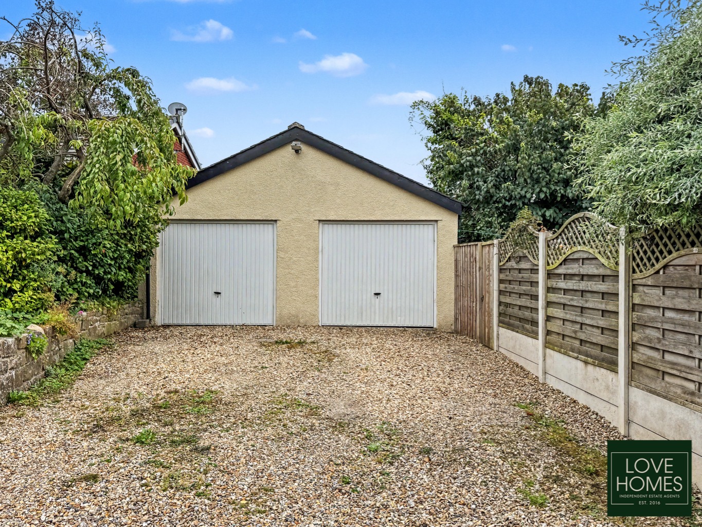 A Historic Former Post House with Three Superb Living Spaces, Driveway Parking and a Double Garage Property image 20