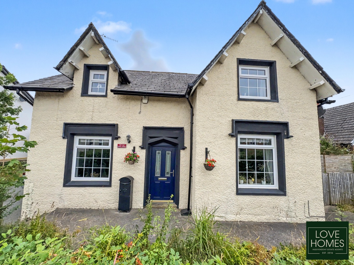 A Historic Former Post House with Three Superb Living Spaces, Driveway Parking and a Double Garage Property image 1
