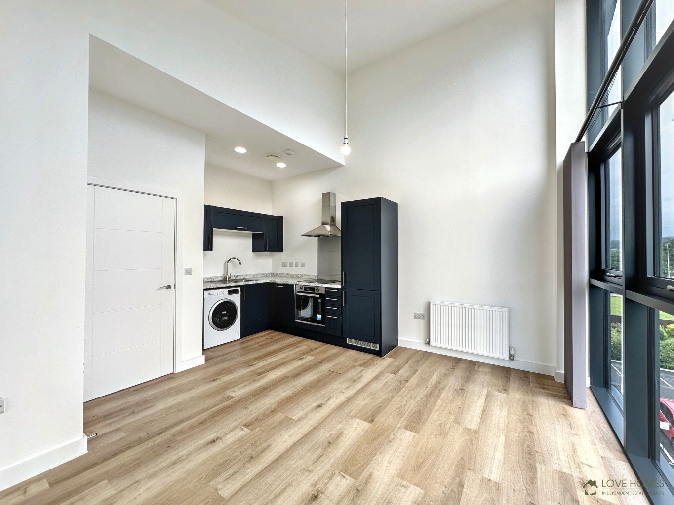 Luxury 2 Bed Apartment: River Views & Town Centre Living. Property image 10