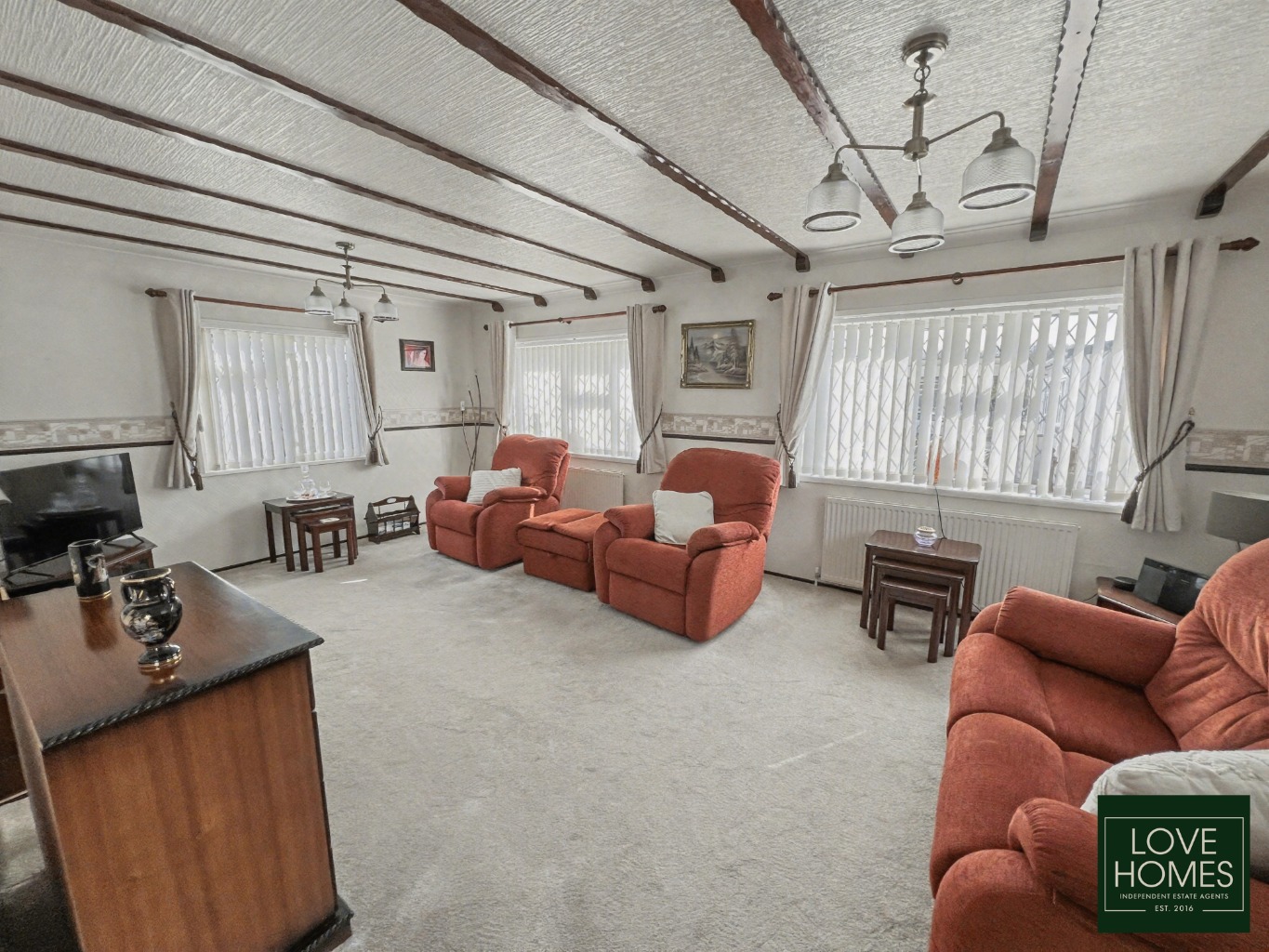 Superb 2 Bed Residential Park Home in Peaceful Carr Bridge. Property image 5
