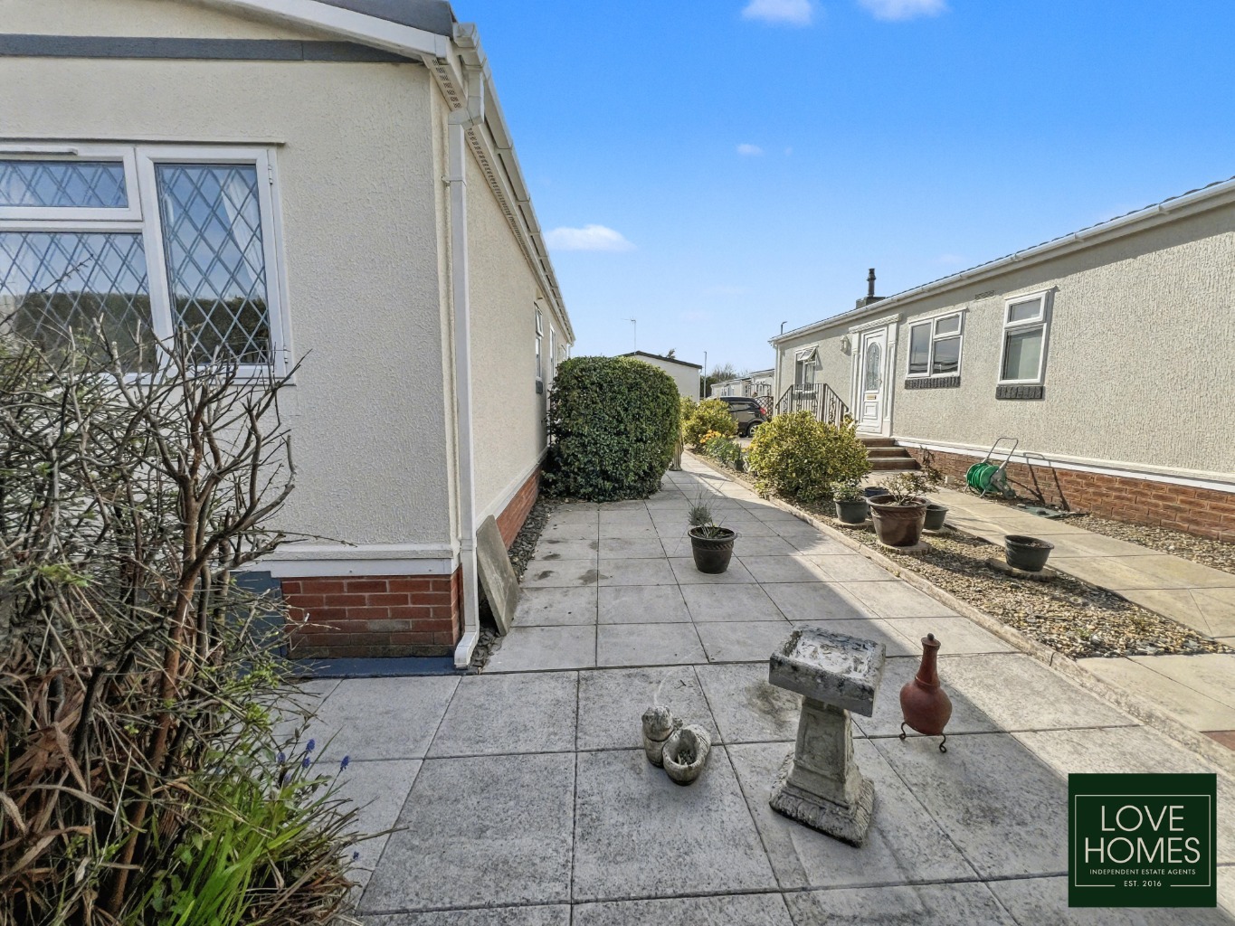 Superb 2 Bed Residential Park Home in Peaceful Carr Bridge. Property image 19
