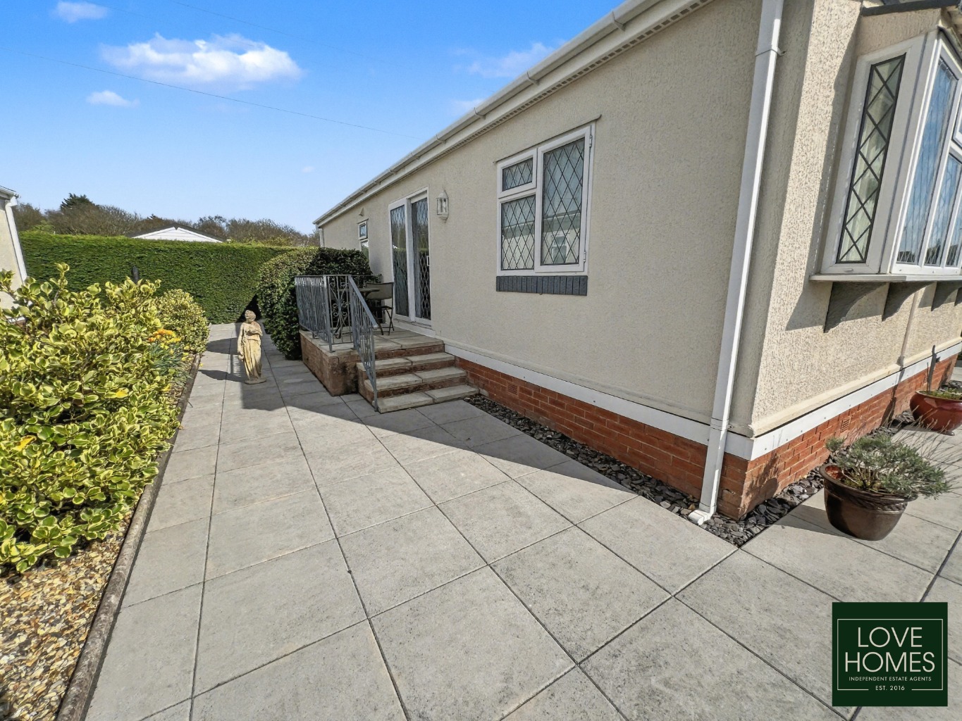 Superb 2 Bed Residential Park Home in Peaceful Carr Bridge. Property image 17