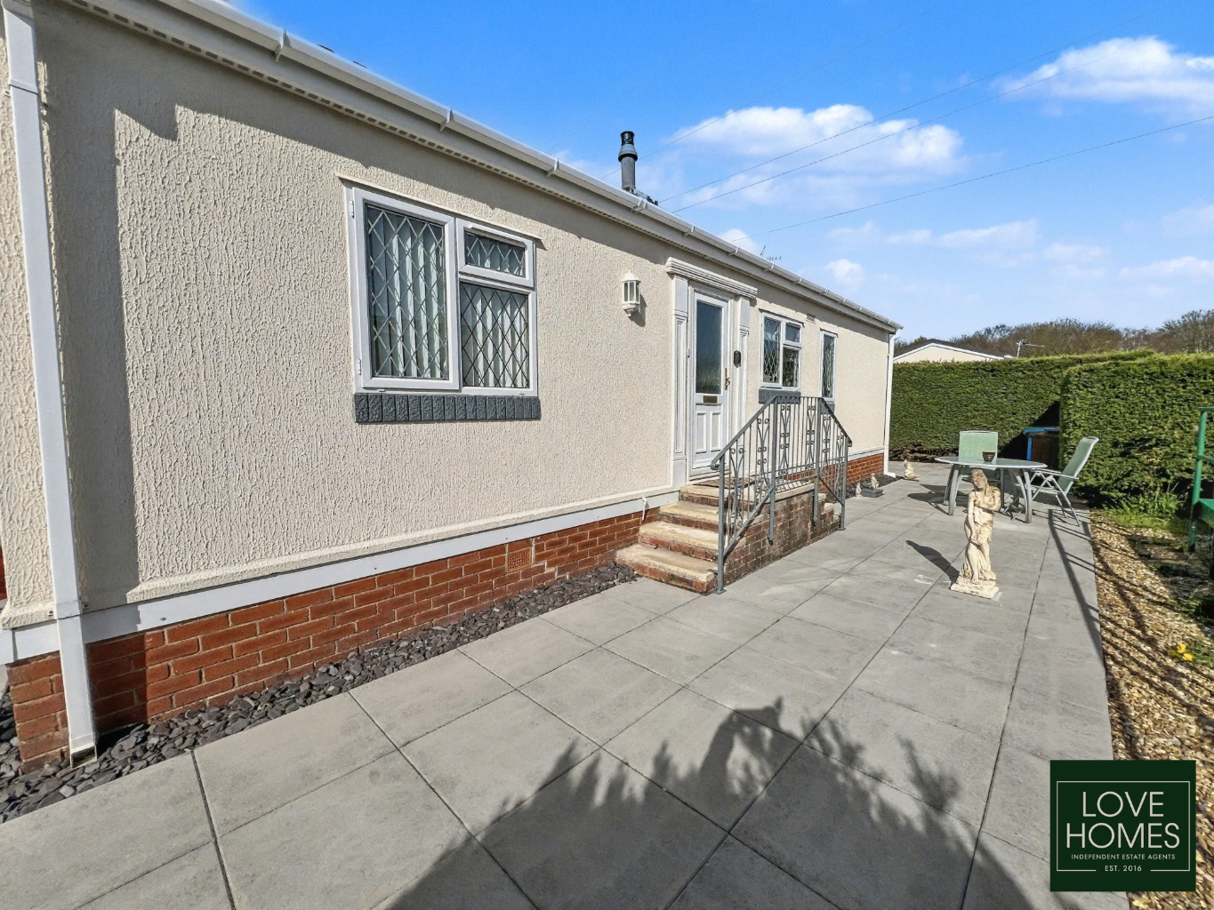 Superb 2 Bed Residential Park Home in Peaceful Carr Bridge. Property image 22