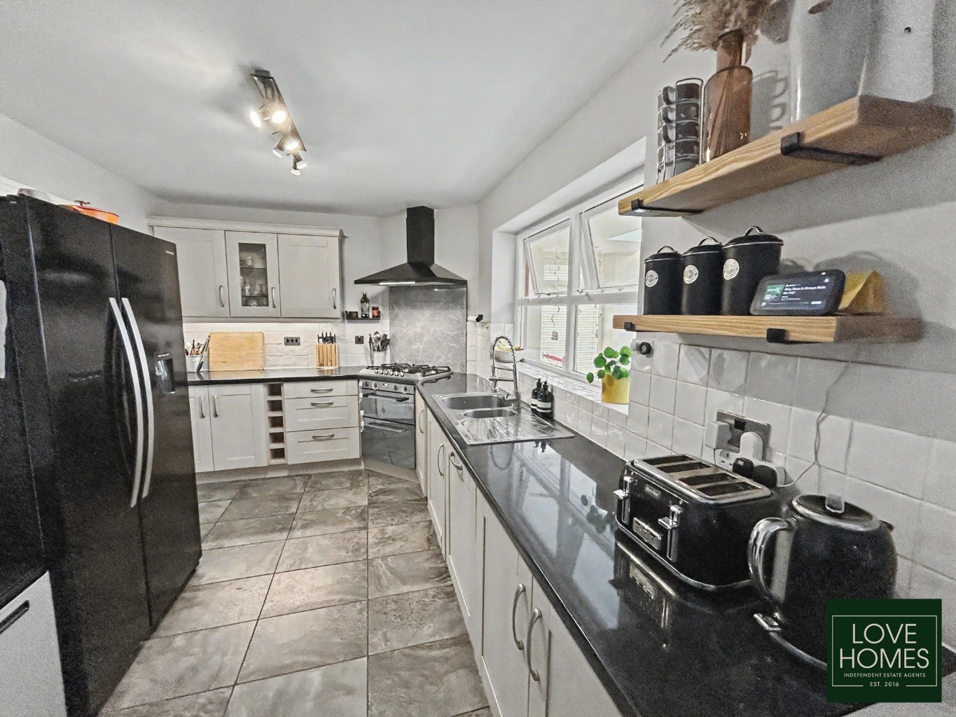 Beautiful Detached Three Bedroom Family Home In Grimsargh Property image 3