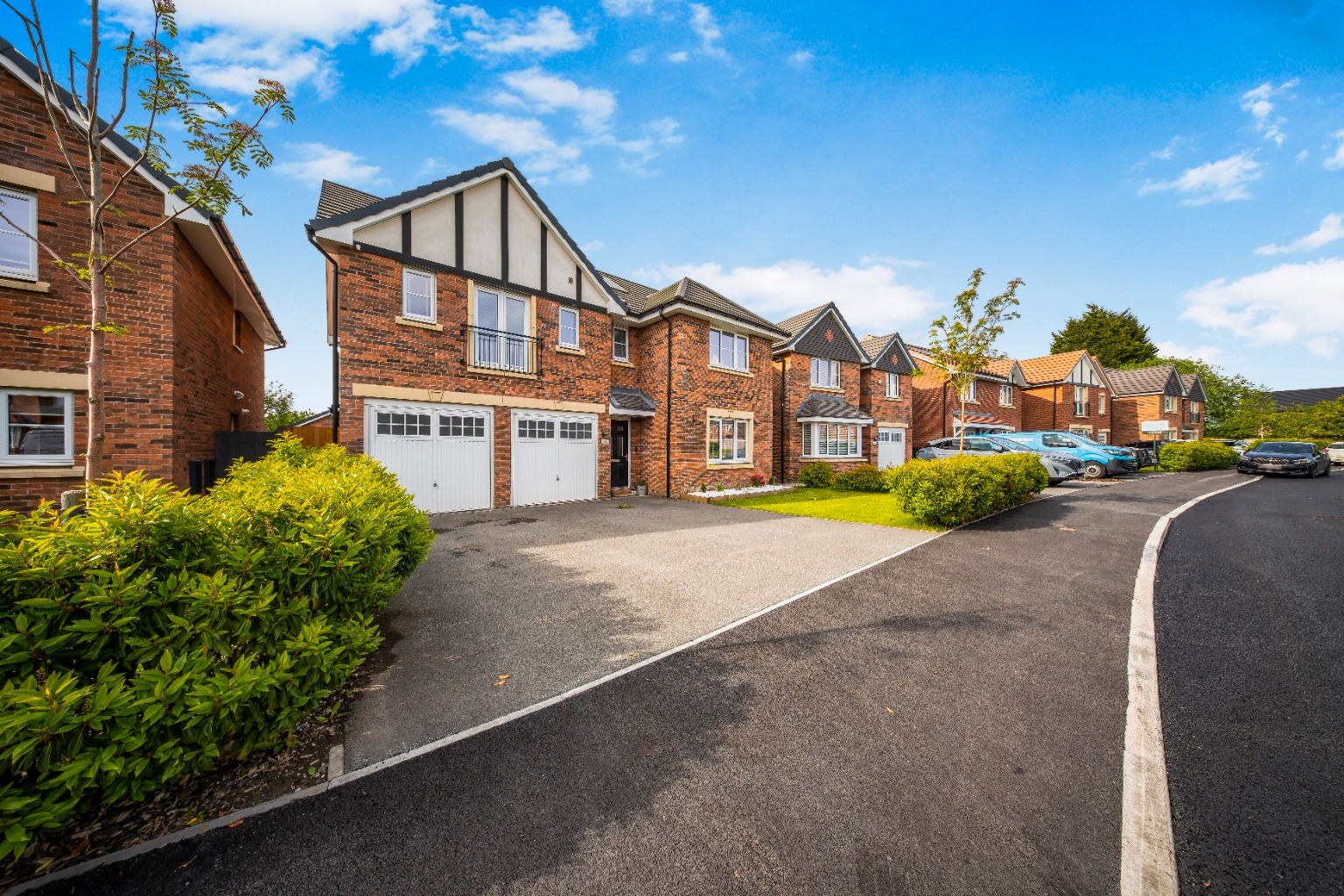 Spacious 5-Bedroom Detached Home with Stunning Kitchen Extension in Broughton Property image 3
