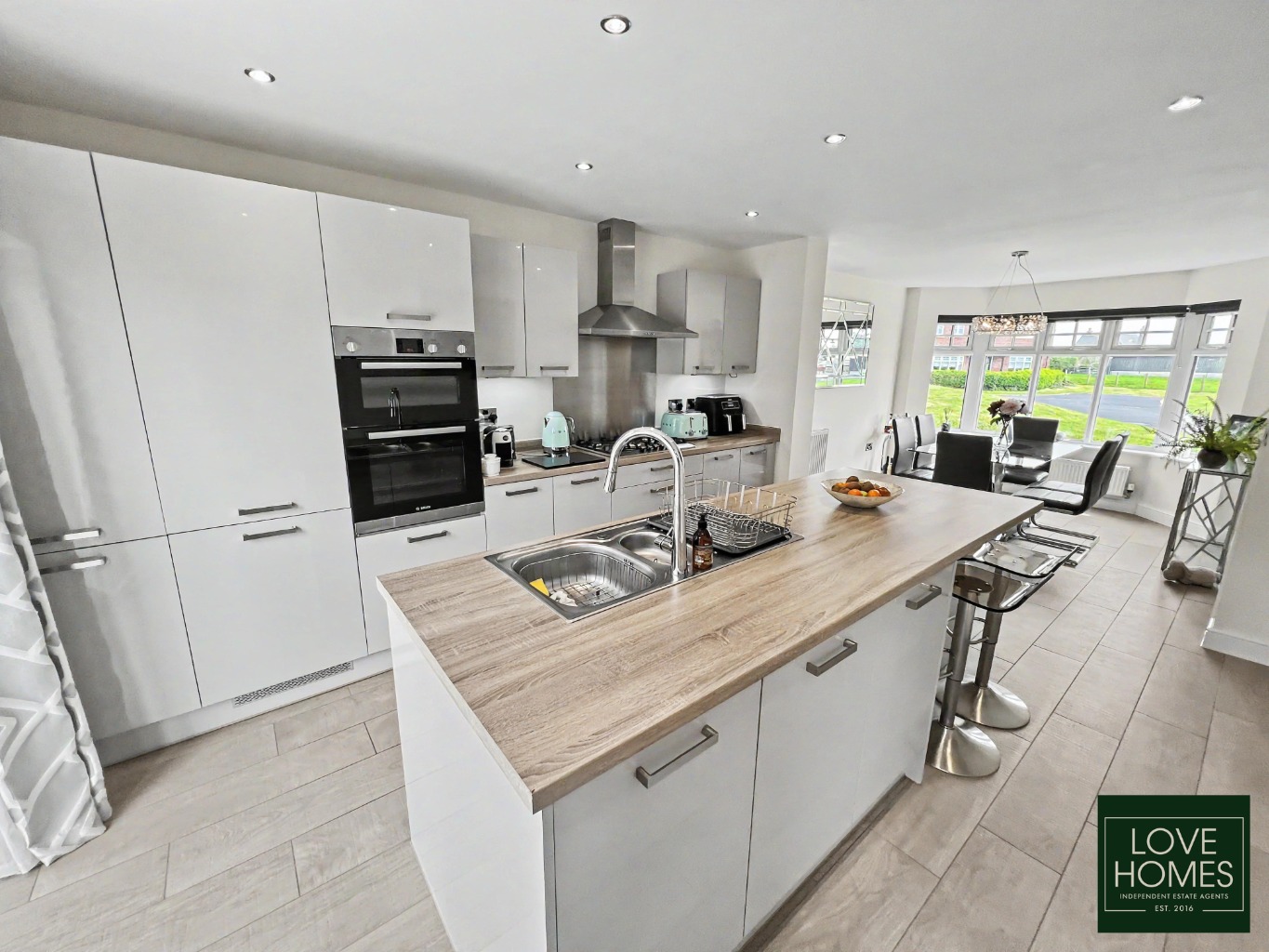 Modern Four Bedroom, Detached Home In The Heart Of Inskip Property image 2