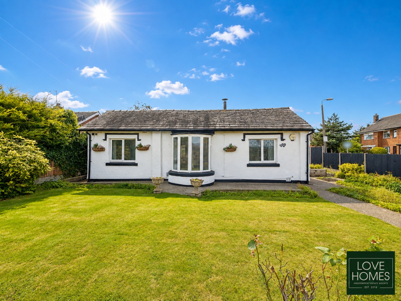 Charming 2 Bed Detached Gate House Cottage in Catterall, Near Garstang. Property image 1