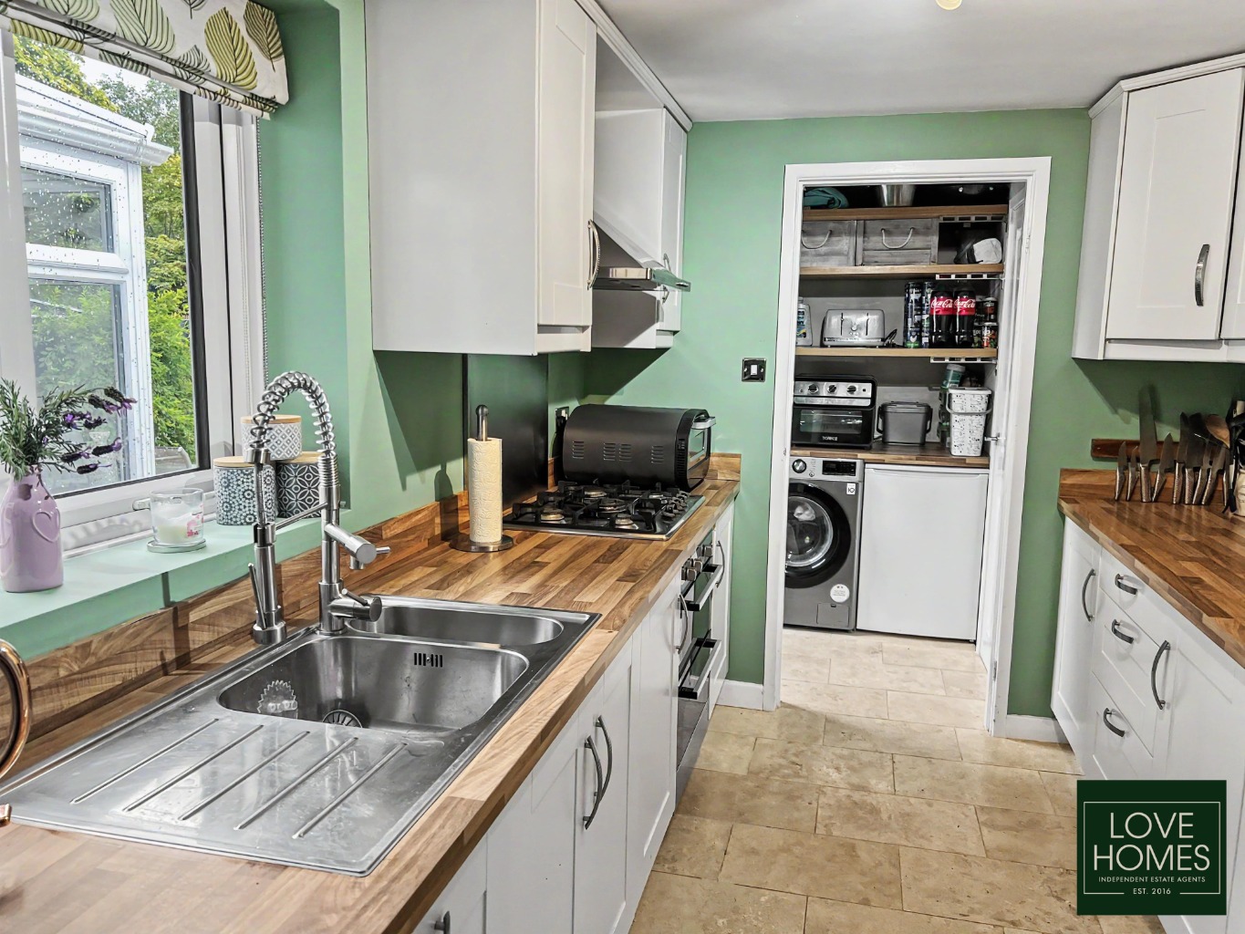 Spacious 3 bed Terraced Home in Garstang with Parking & Garden. Property image 3