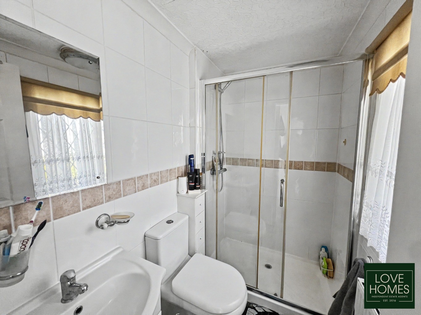 Peaceful Park Home on Carr Bridge near Lytham st Annes. Modern Comforts, Community Living. Property image 7