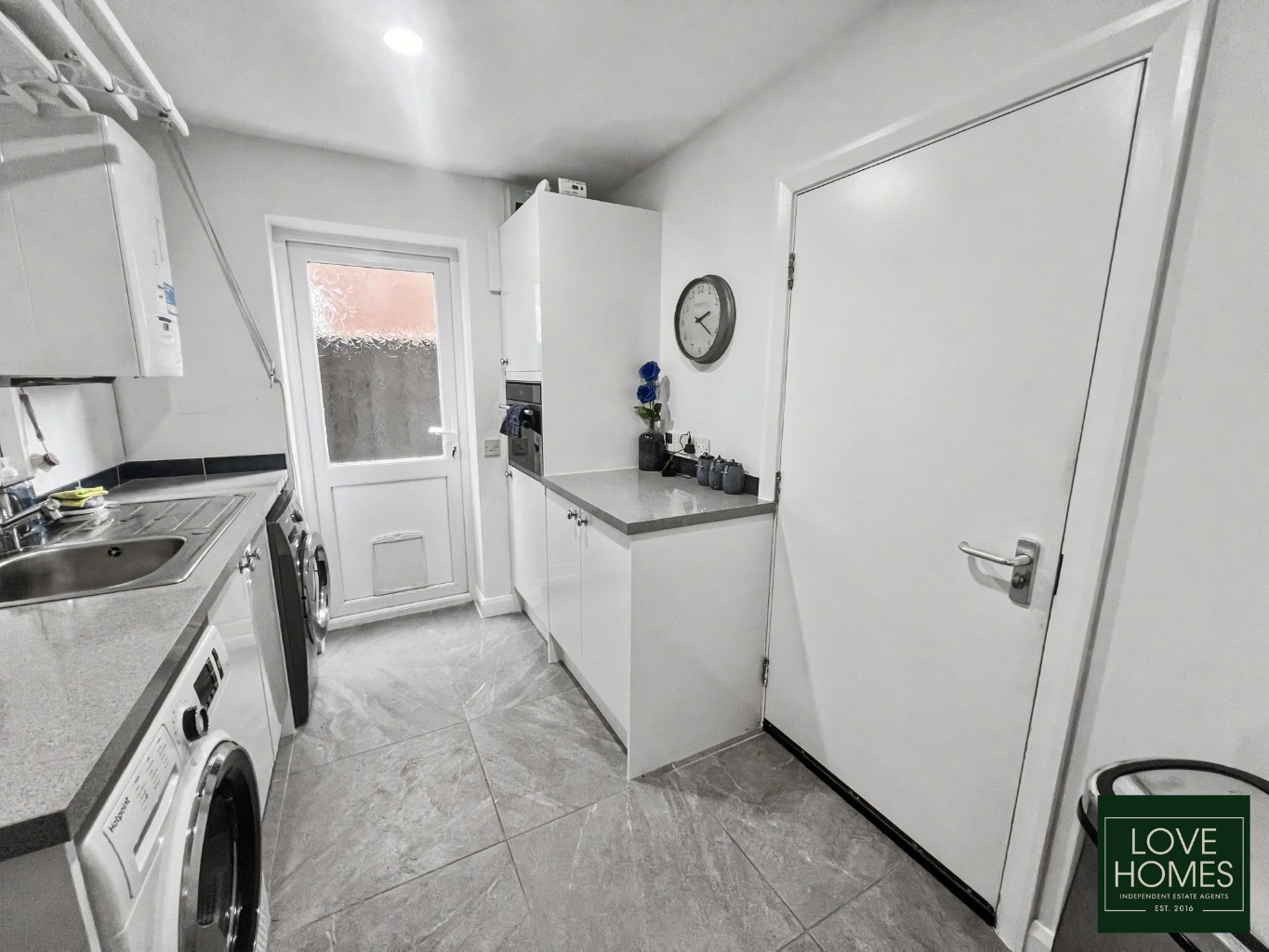 Stunning 3-Bed Detached Home in Quiet Elswick Cul-de-Sac Property image 8