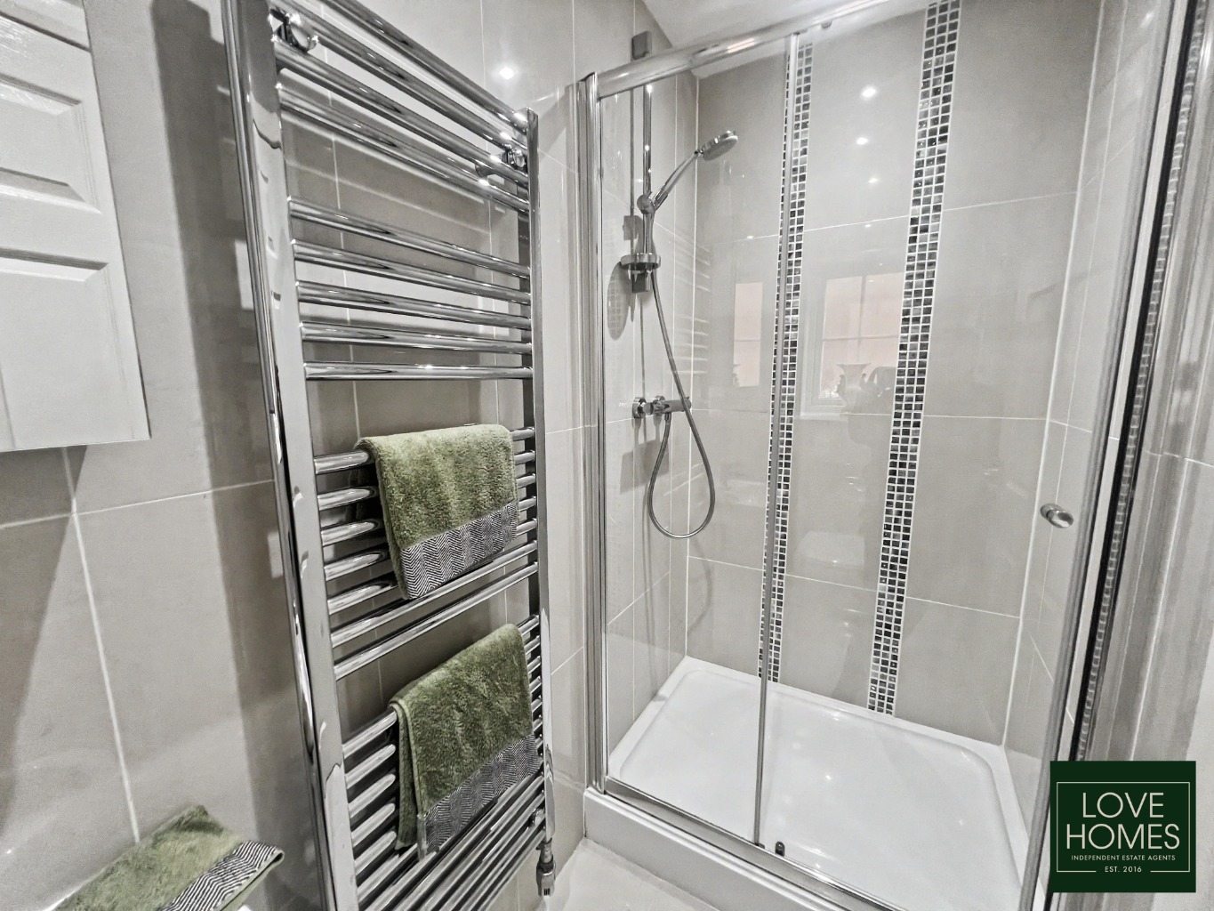 Stunning 3-Bed Detached Home in Quiet Elswick Cul-de-Sac Property image 17