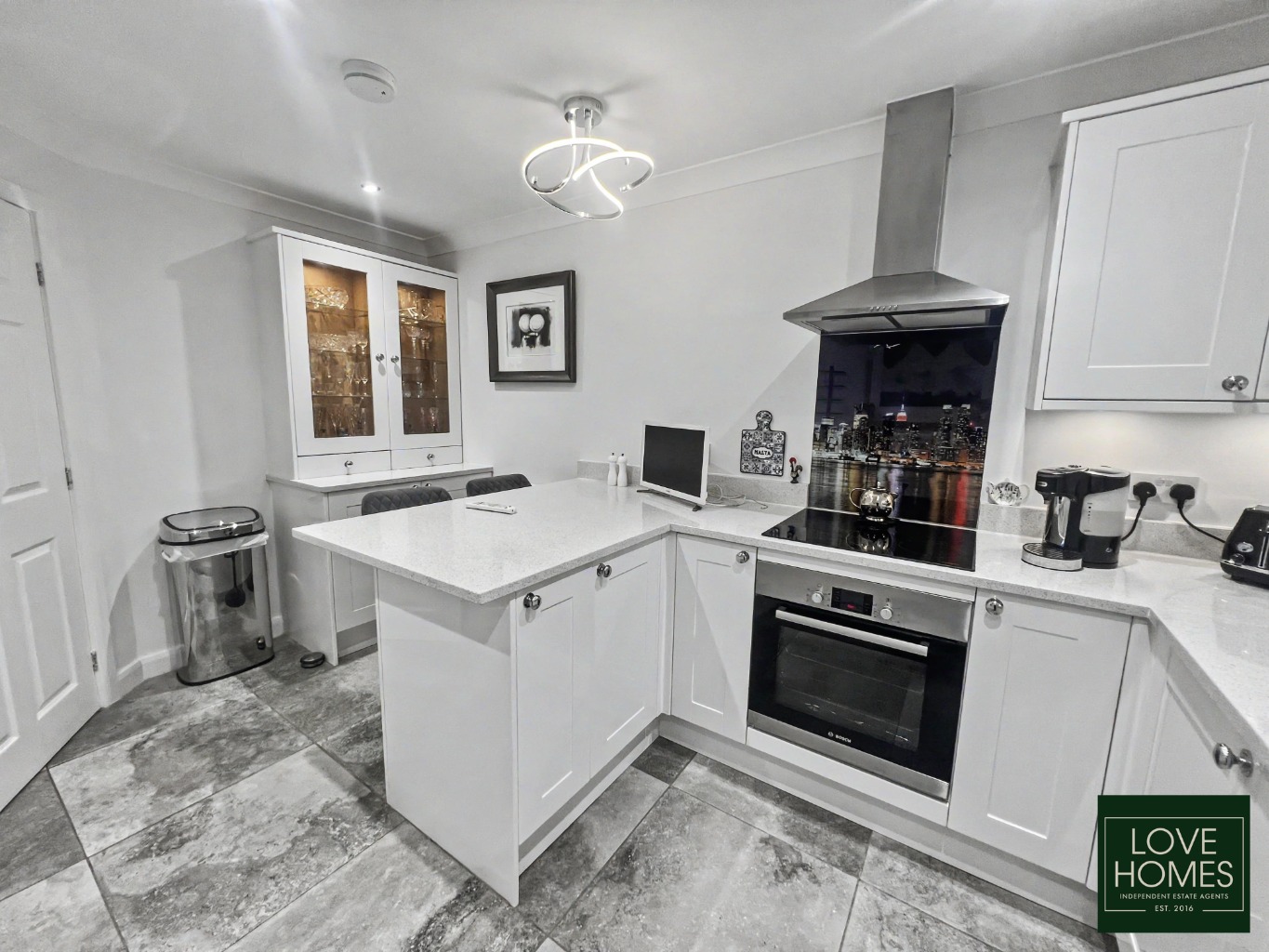 Stunning 3-Bed Detached Home in Quiet Elswick Cul-de-Sac Property image 7