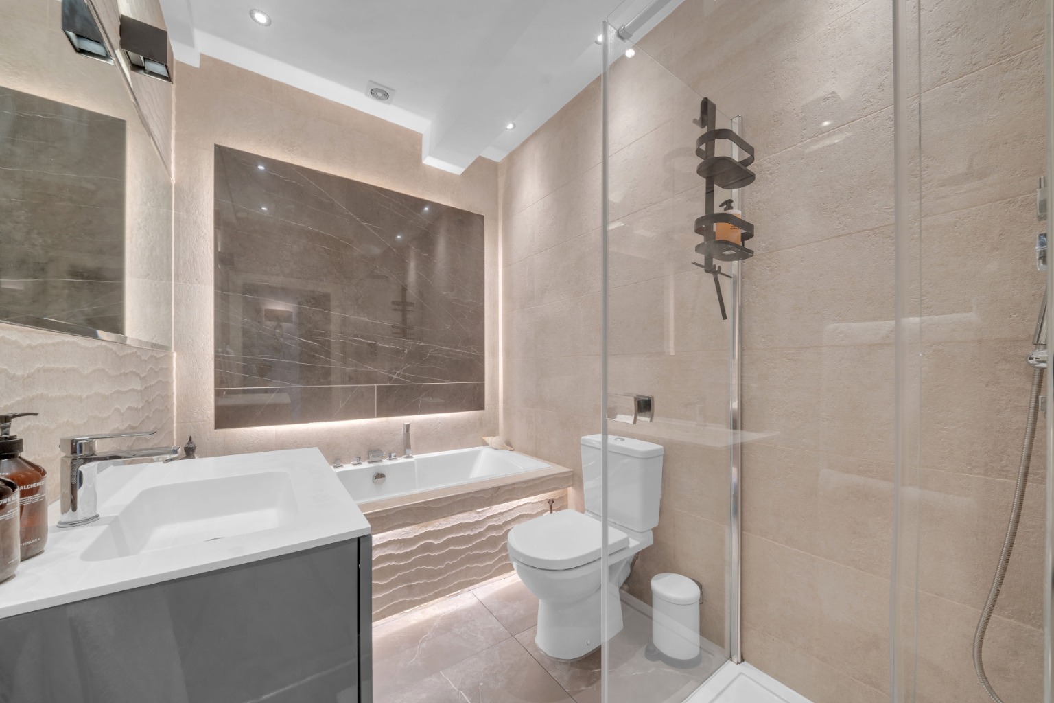 An Exceptional Triplex Apartment Where Historic Character Meets Contemporary Luxury Property image 17