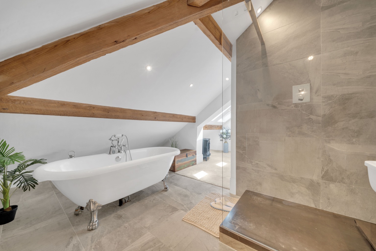 An Exceptional Triplex Apartment Where Historic Character Meets Contemporary Luxury Property image 20