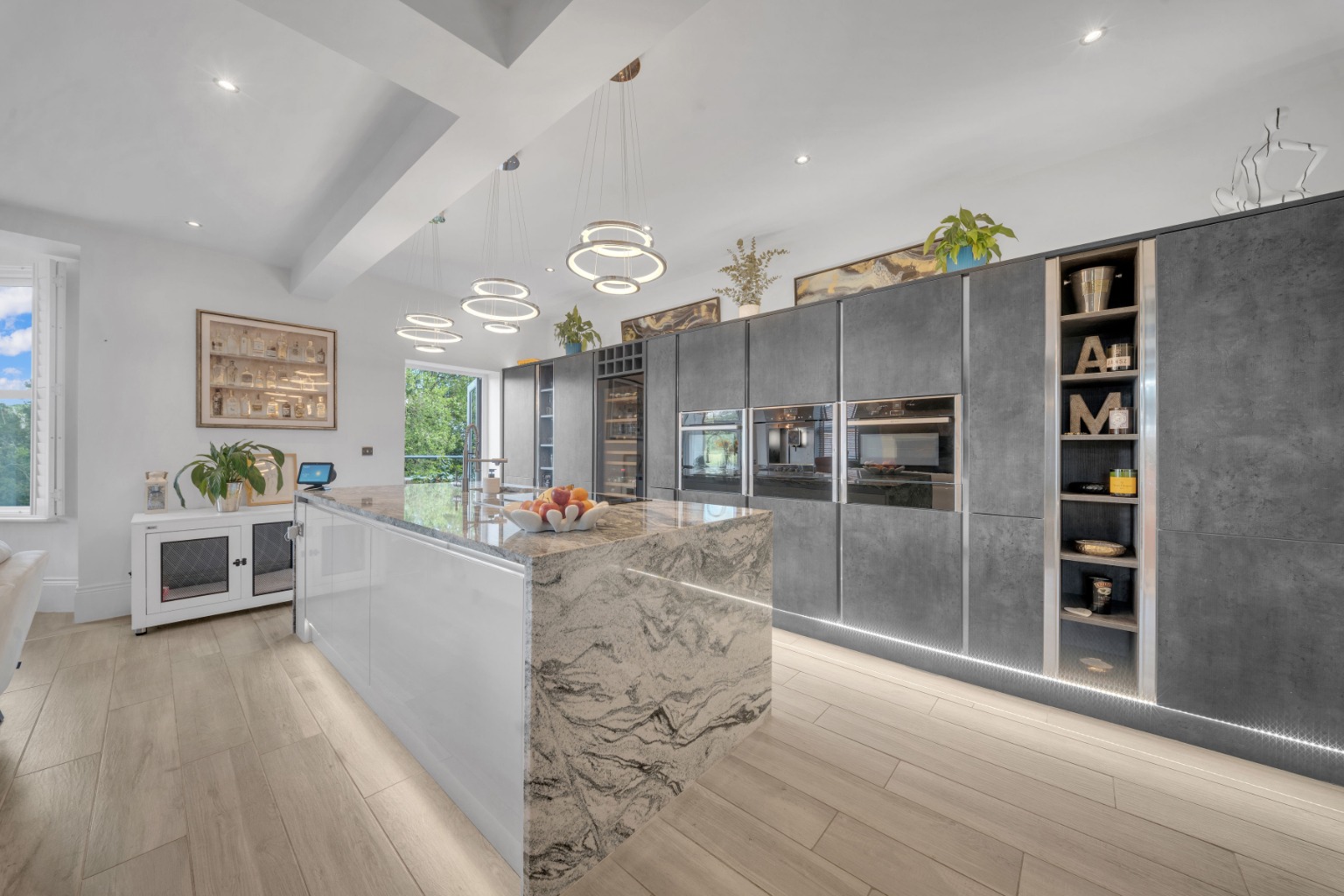 An Exceptional Triplex Apartment Where Historic Character Meets Contemporary Luxury Property image 8