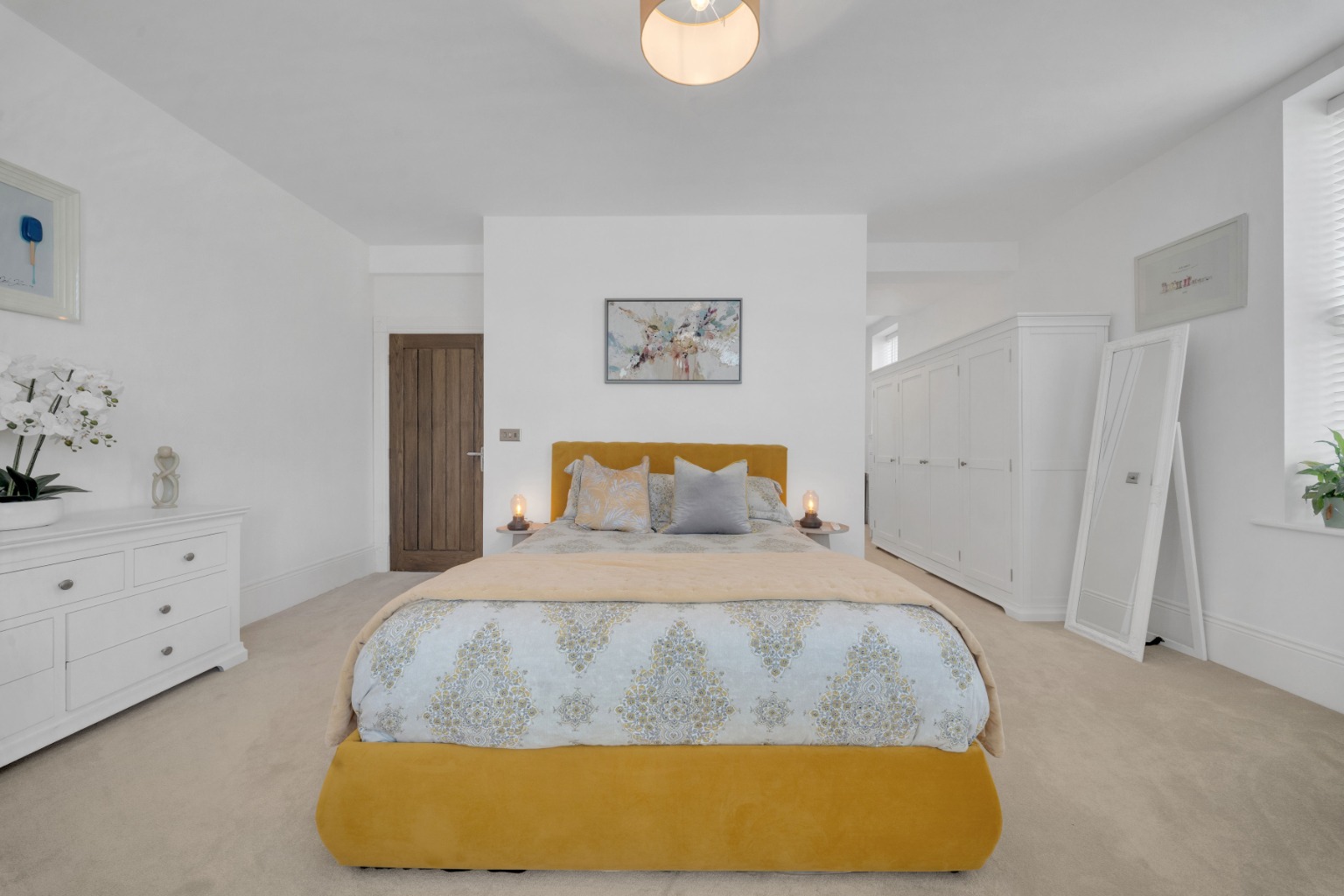 An Exceptional Triplex Apartment Where Historic Character Meets Contemporary Luxury Property image 15