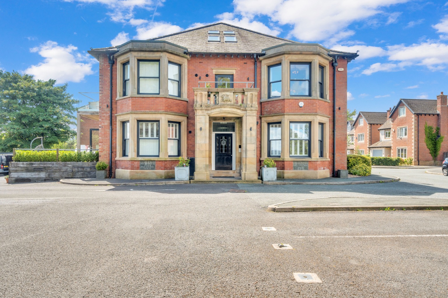 An Exceptional Triplex Apartment Where Historic Character Meets Contemporary Luxury Property image 24