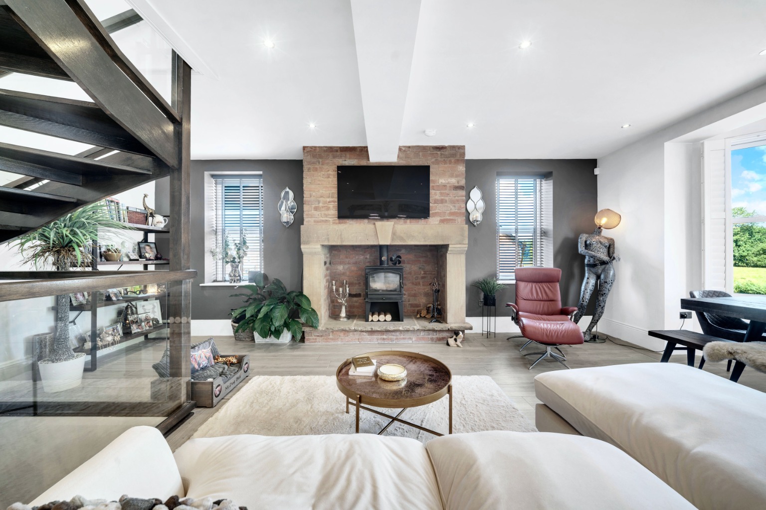 An Exceptional Triplex Apartment Where Historic Character Meets Contemporary Luxury Property image 5