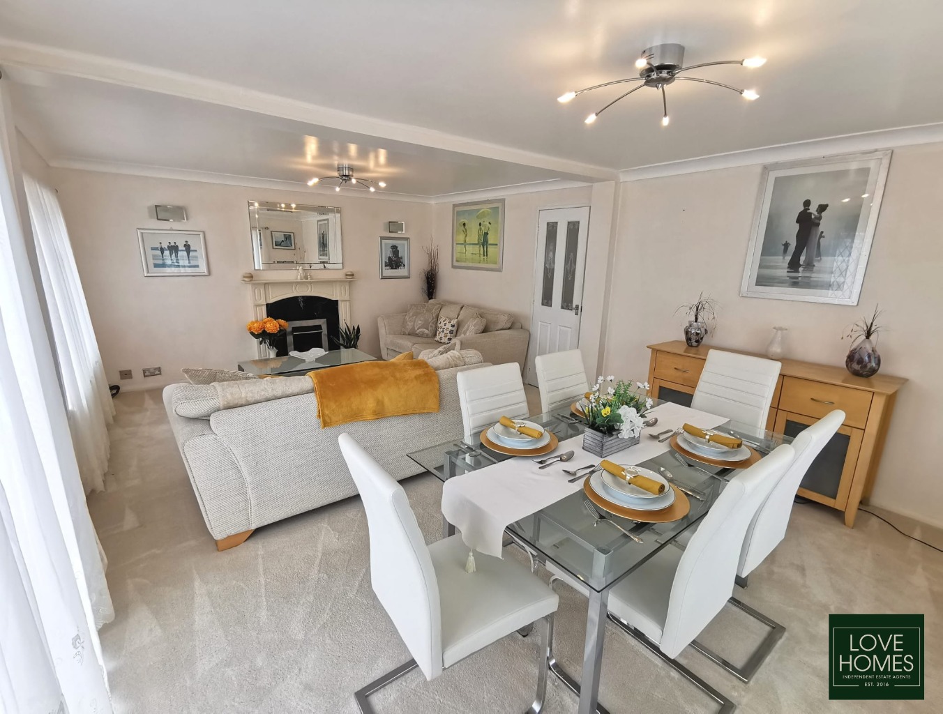 Bright 2 Bed Park Home in Carr Bridge, Lancashire, OIRO £96,000 Property image 2