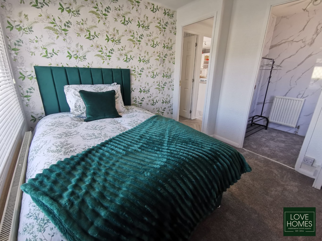 Bright 2 Bed Park Home in Carr Bridge, Lancashire, OIRO £96,000 Property image 6