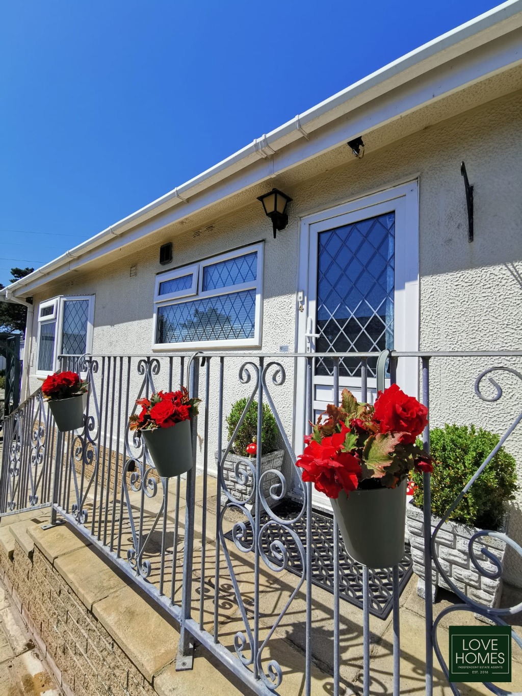Bright 2 Bed Park Home in Carr Bridge, Lancashire, OIRO £96,000 Property image 12