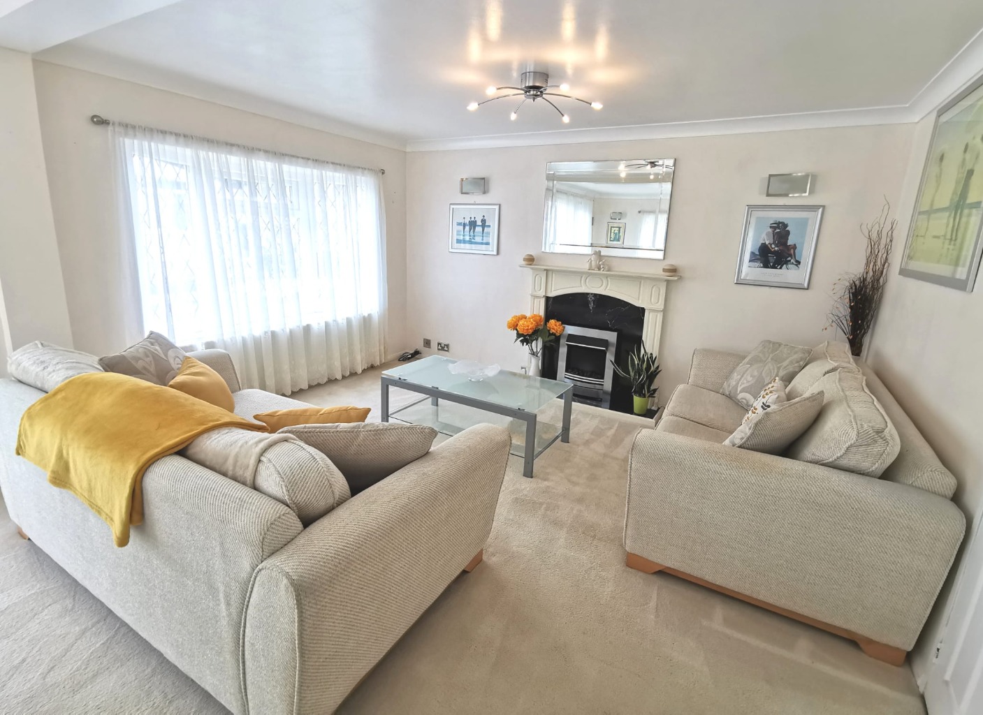 Bright 2 Bed Park Home in Carr Bridge, Lancashire, OIRO £96,000 Property image 3