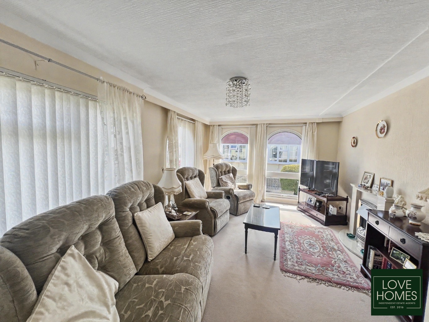 Charming 2 Bed Park Home in Wyre Vale Park, Garstang, with Generous Plot. Property image 2