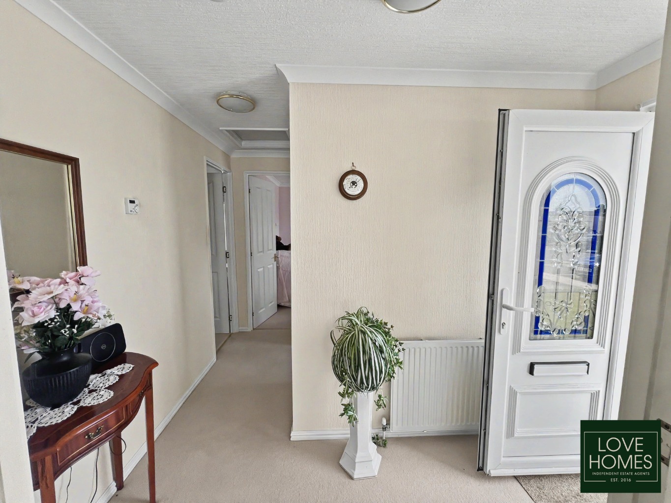 Charming 2 Bed Park Home in Wyre Vale Park, Garstang, with Generous Plot. Property image 7
