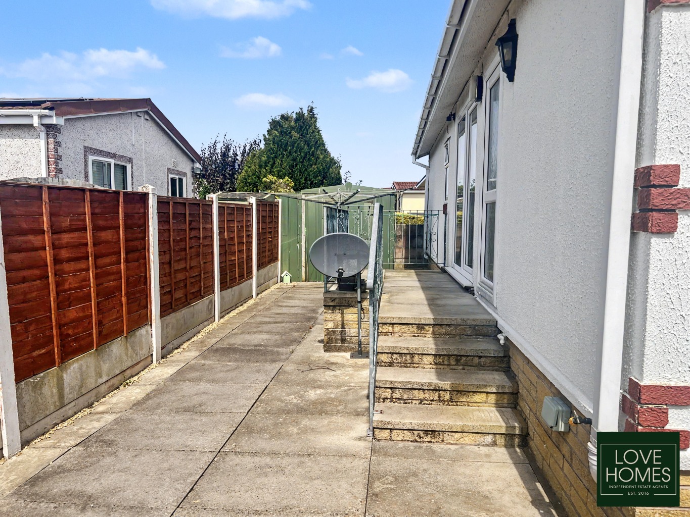 Charming 2 Bed Park Home in Wyre Vale Park, Garstang, with Generous Plot. Property image 13