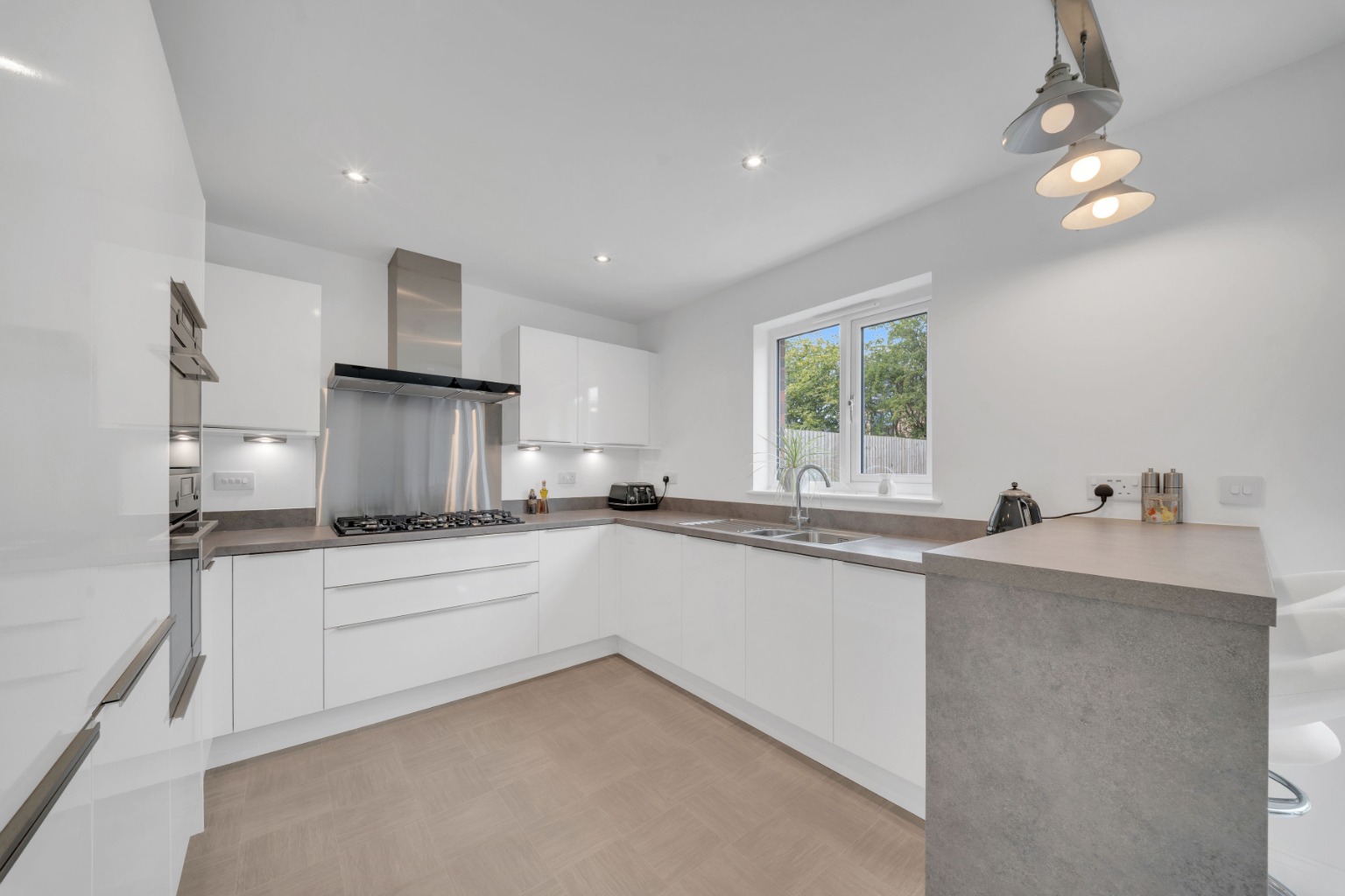 A Stunning Five-Bedroom Detached Family Home in the Heart of Broughton Property image 5