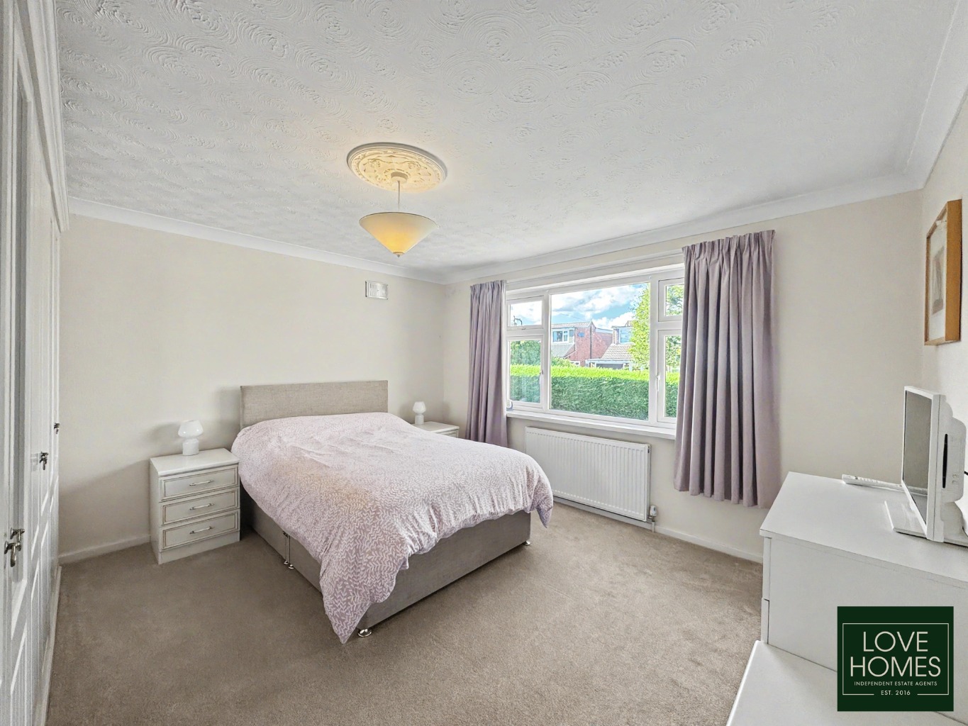 Wake Up To Stunning Peel Tower Views Spacious Detached Bungalow In The Heart Of Greenmount Property image 8