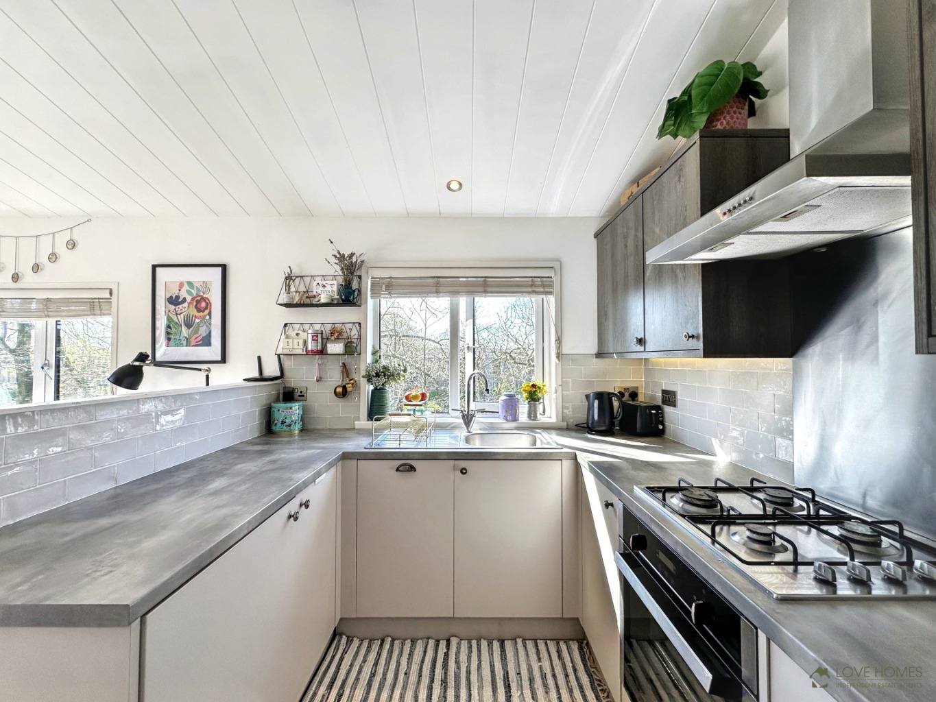 Luxury 2 Bed Park Home in the picturesque marina setting of Nateby Crossing Lane. Property image 8