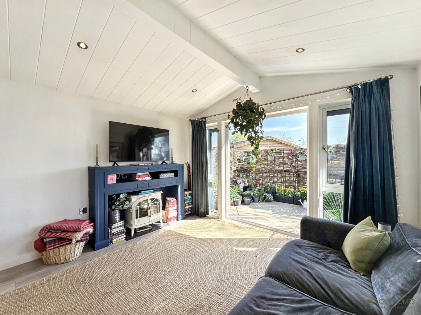 Luxury 2 Bed Park Home in the picturesque marina setting of Nateby Crossing Lane. Property image 11