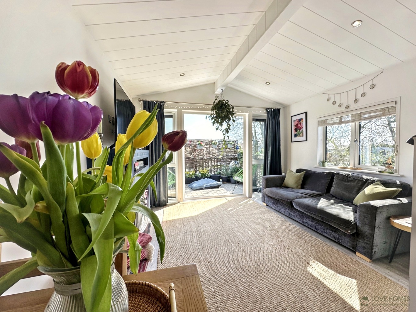 Luxury 2 Bed Park Home in the picturesque marina setting of Nateby Crossing Lane. Property image 20