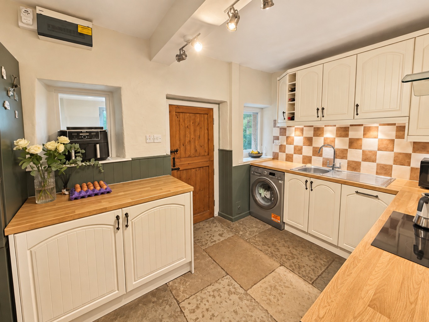Charming 1-Bed Cottage in Picturesque Calder Vale, Lancashire Property image 8