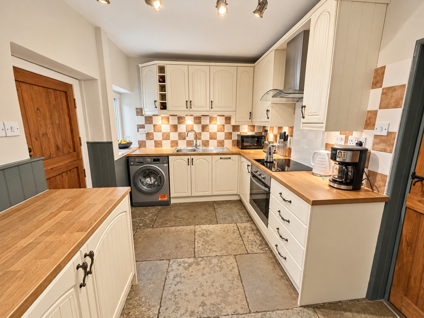Charming 1-Bed Cottage in Picturesque Calder Vale, Lancashire Property image 7