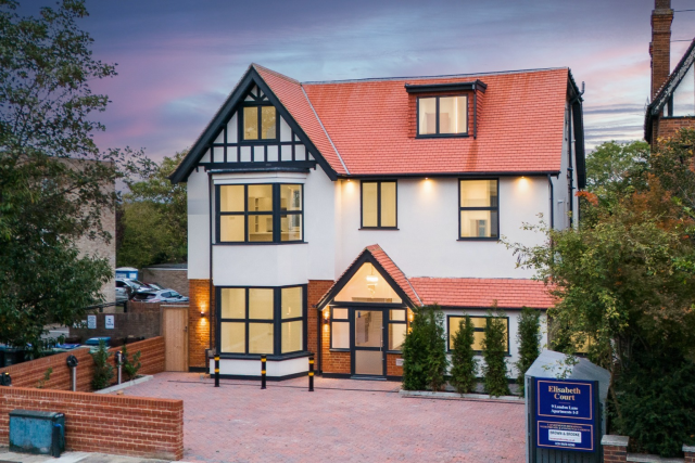 Contemporary One-Bedroom Apartment in Bromley.