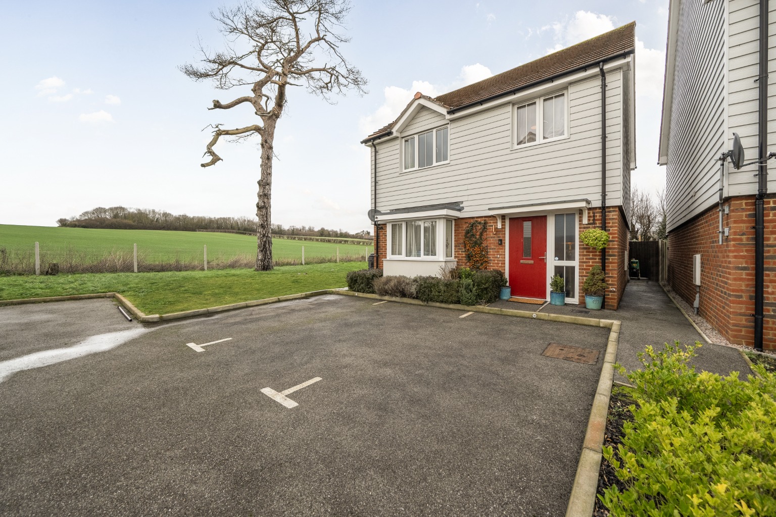 Detached Family Home in Aspinall Close, Canterbury