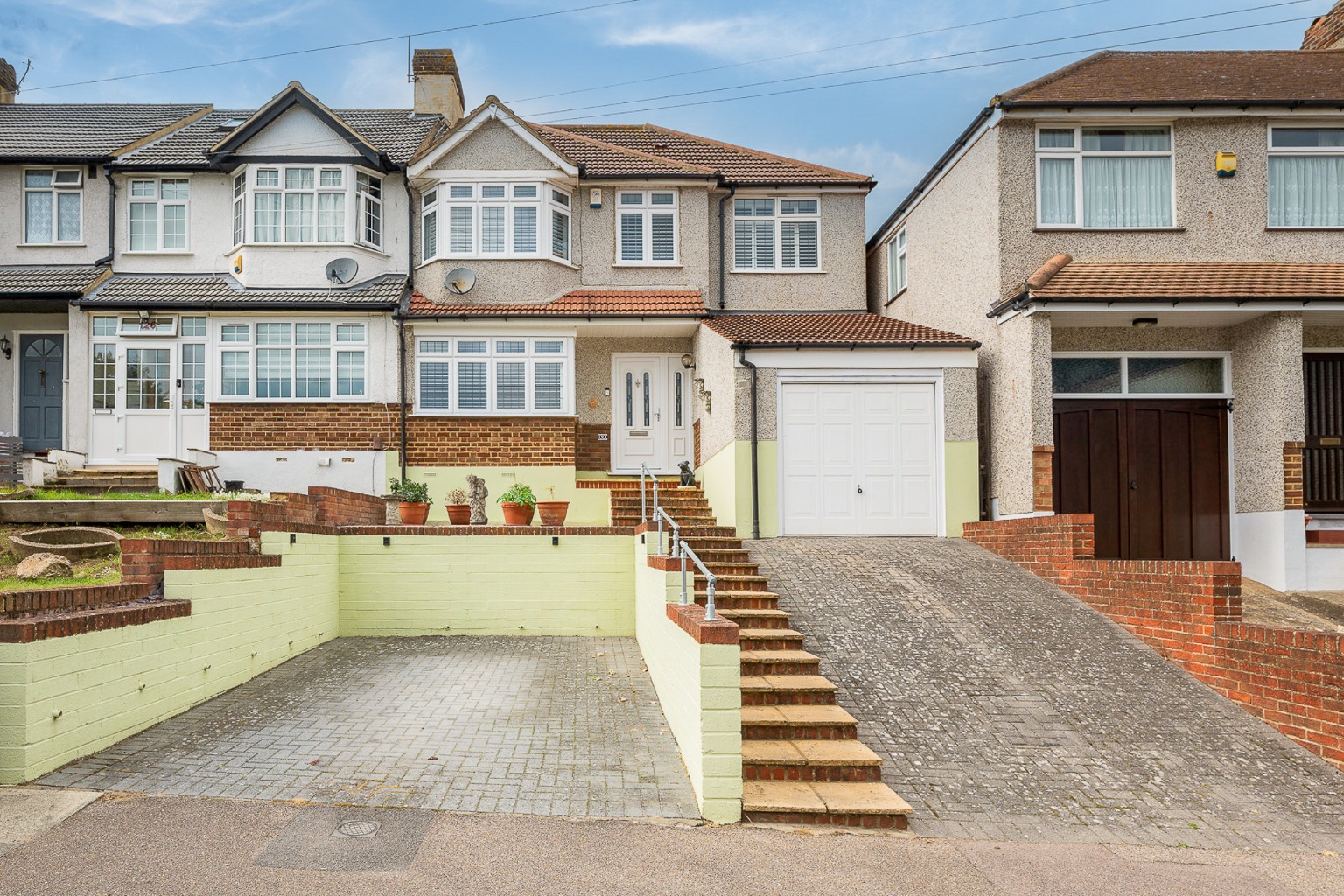 Spacious 4-Bed Family Home in West Dartford.