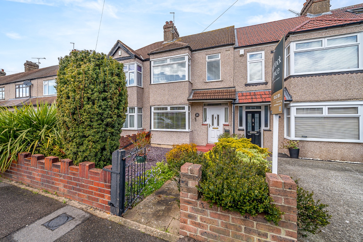 Chain Free 3 Bed House – West Dartford, Close to Station & Schools