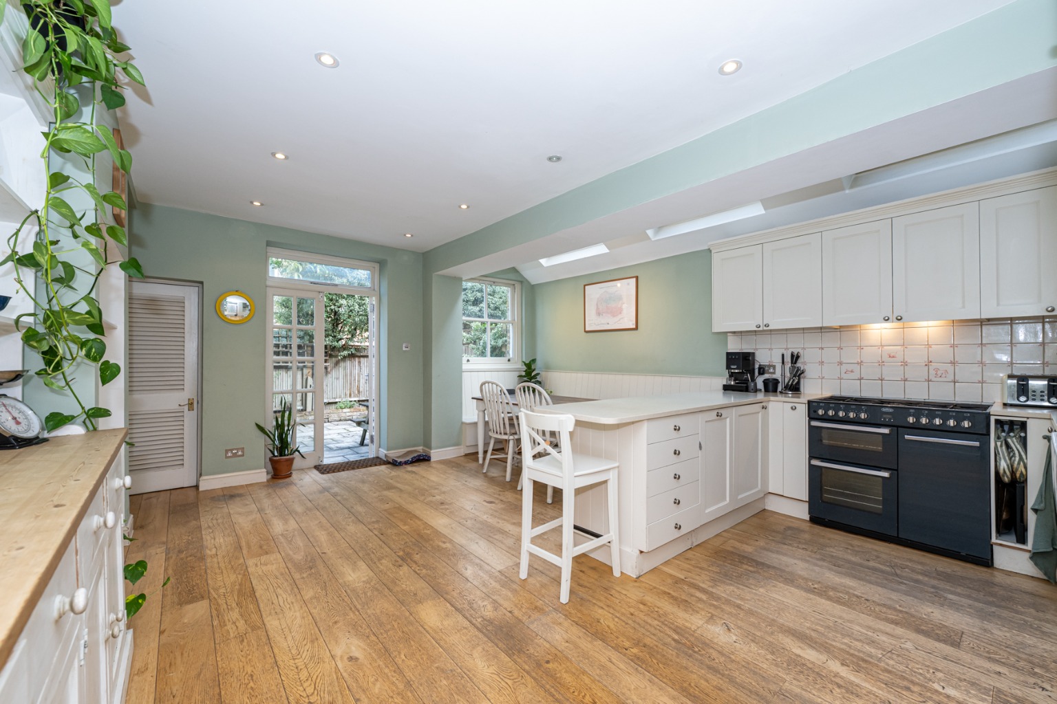 An extended five bedroom, four bathroom Victorian house situated in a sought after treeline road.