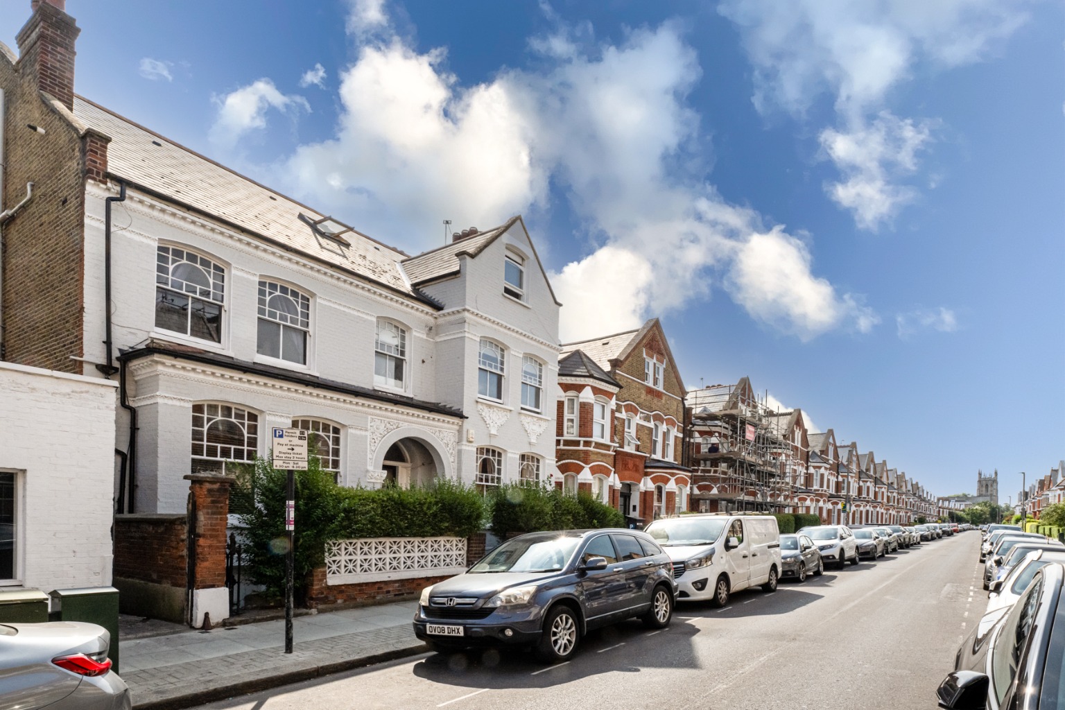 One double bedroom flat within a handsome converted Period double fronted house.