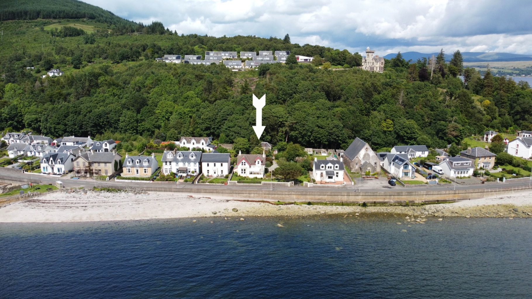 Elmbank, a stunning 4-bedroom, 3 public rooms with stunning south facing views of the Clyde Estuary