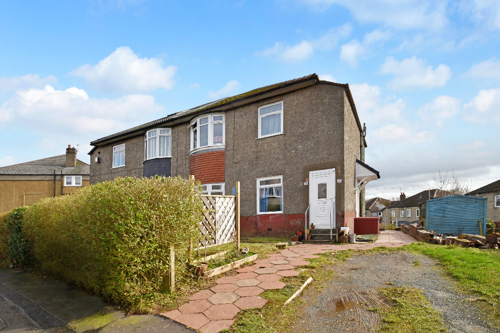 Spacious 3 bedroom flat