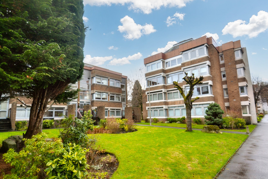 1 bedroom flat with allocated parking space