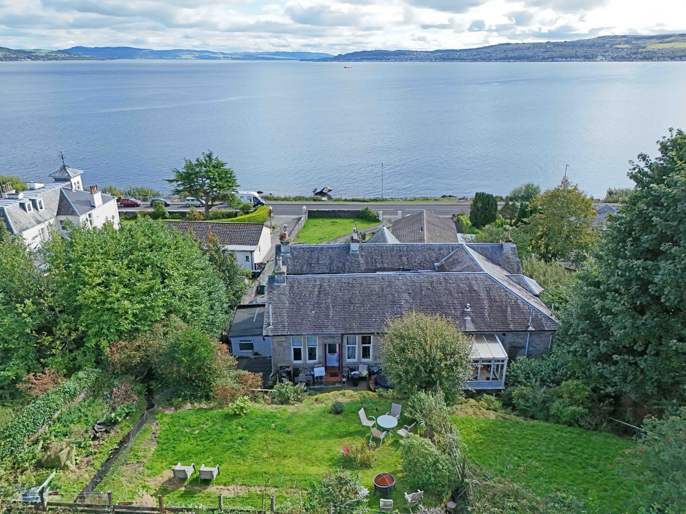 A beautifully positioned and highly appealing two‑bedroom first‑floor flat